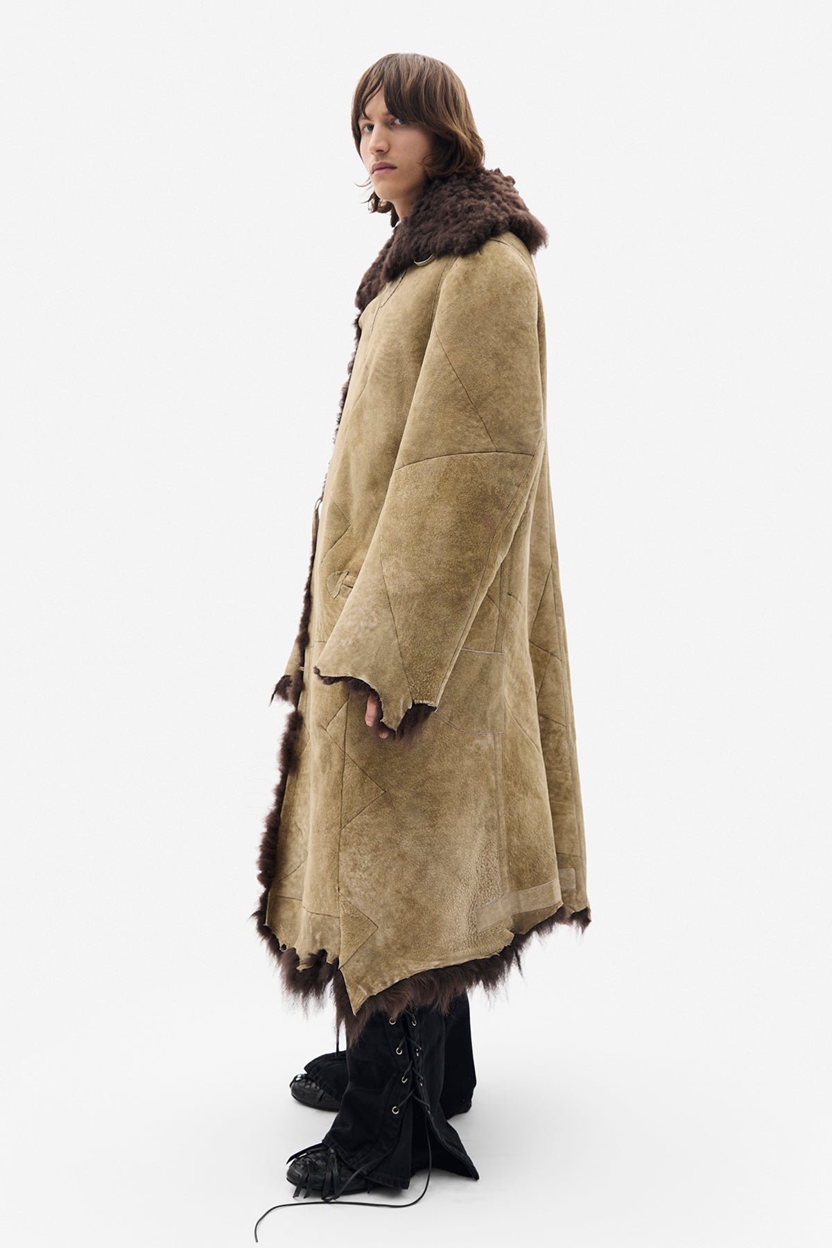 Autumn / Winter 25 Look 26 – Ann Demeulemeester