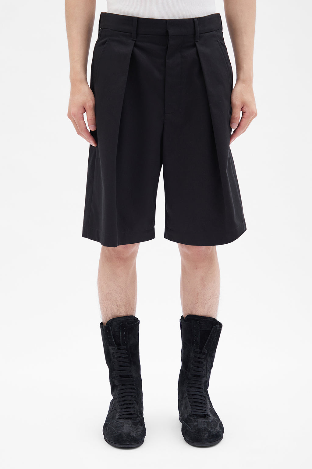 Noralft Wide Leg Pleated Shorts