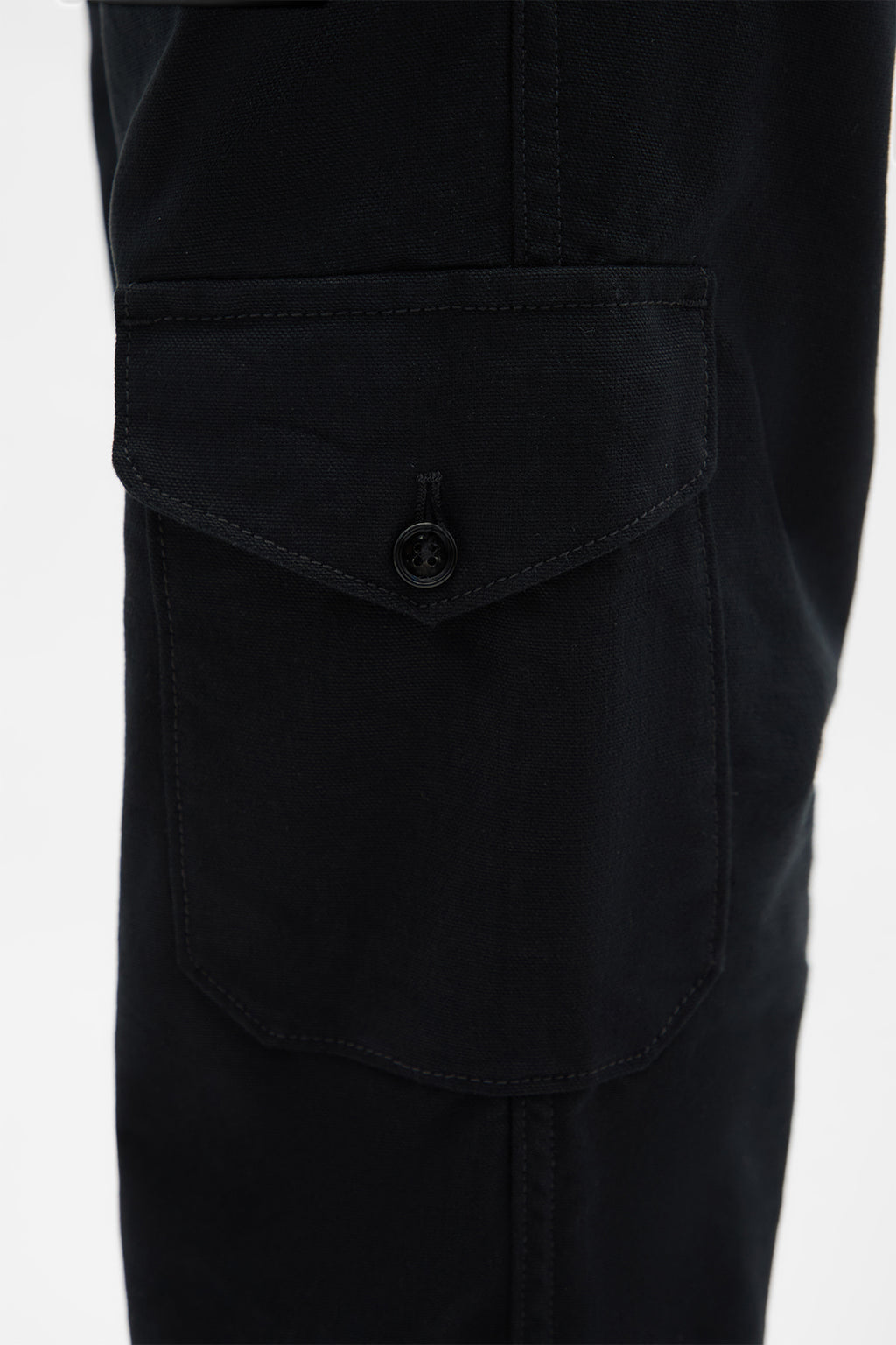 بنطلون فيتو يوتيليتي مستقيم الساق ومقصوص 