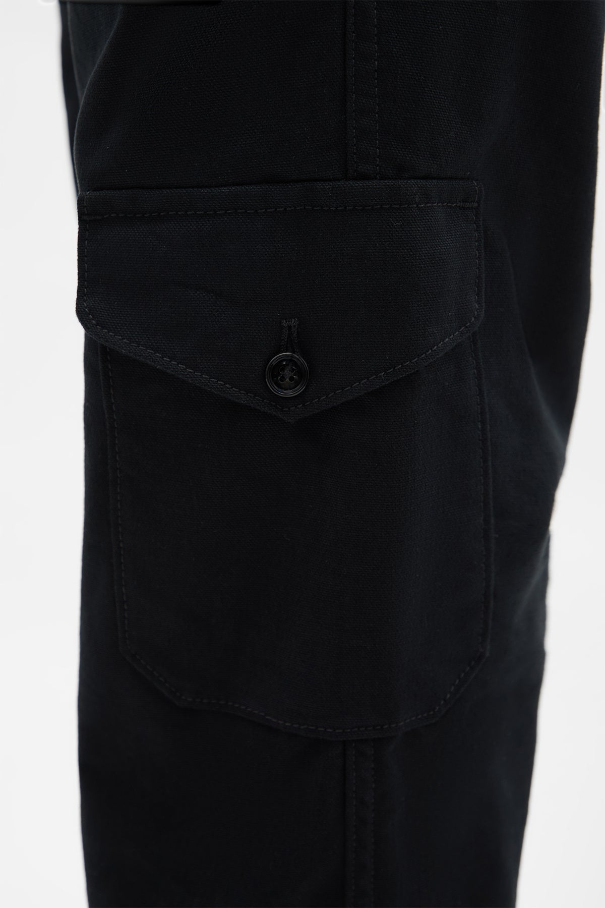 بنطلون فيتو يوتيليتي مستقيم الساق ومقصوص 