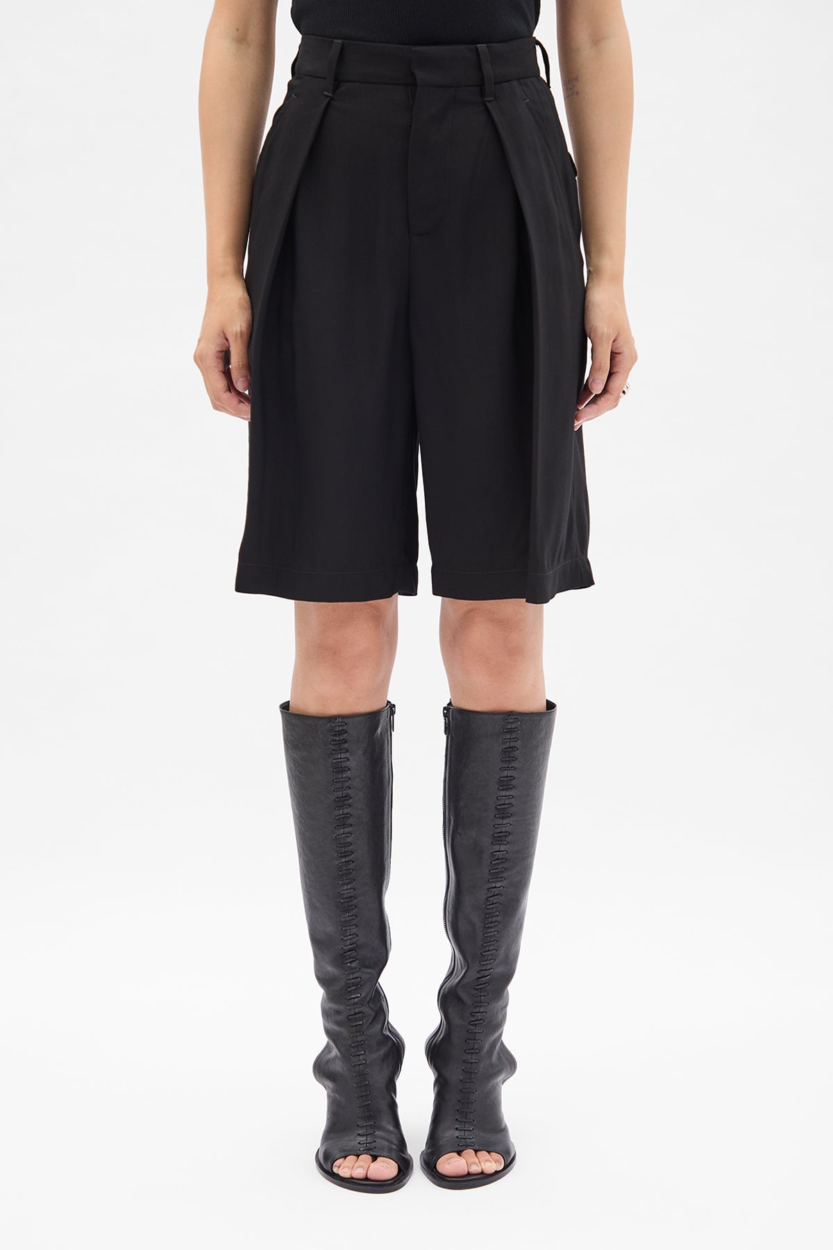 Woman Shorts – Ann Demeulemeester