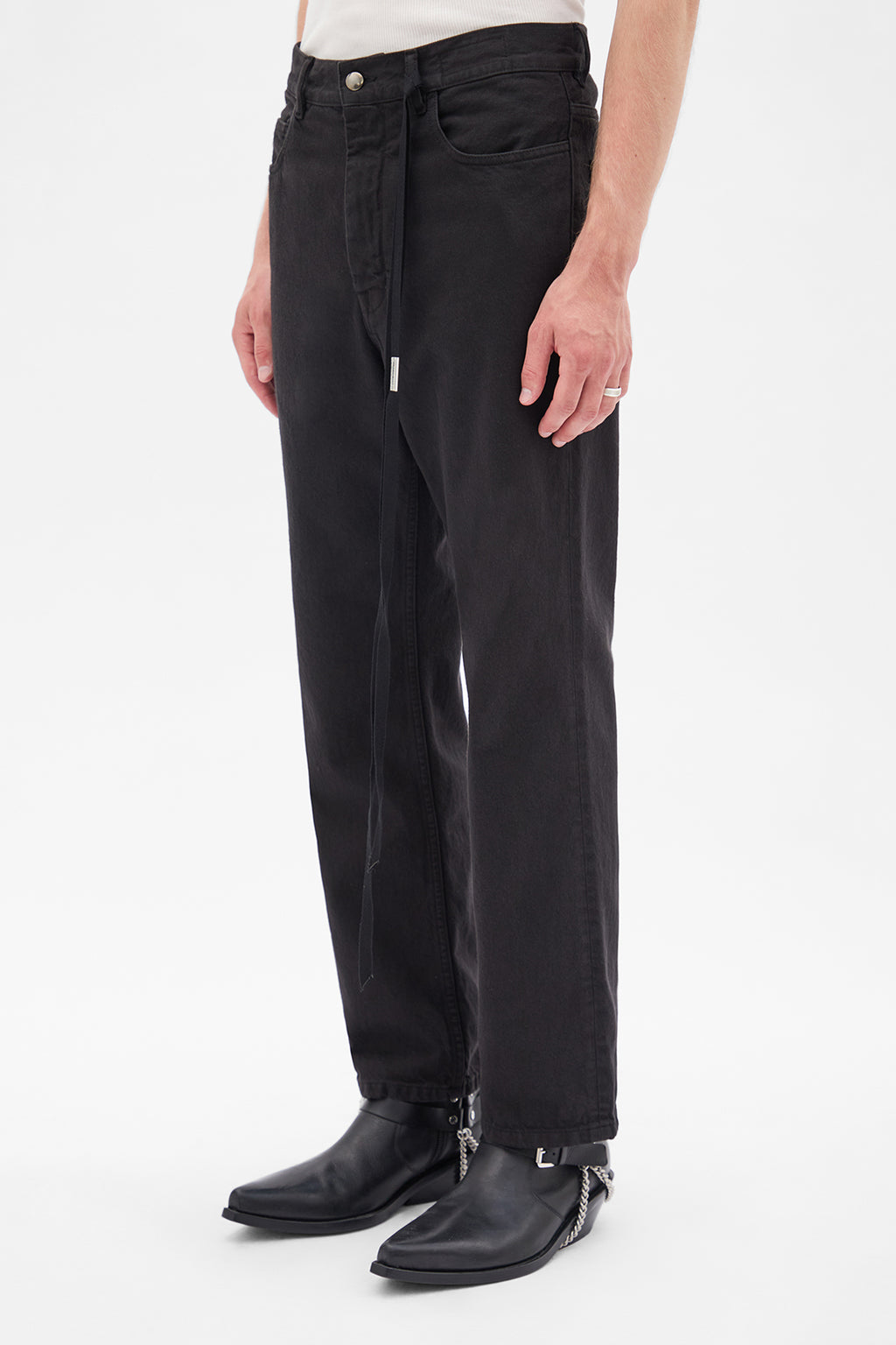 بنطلون هودور بخمسة جيوب بخصر عالٍ ومستقيم 