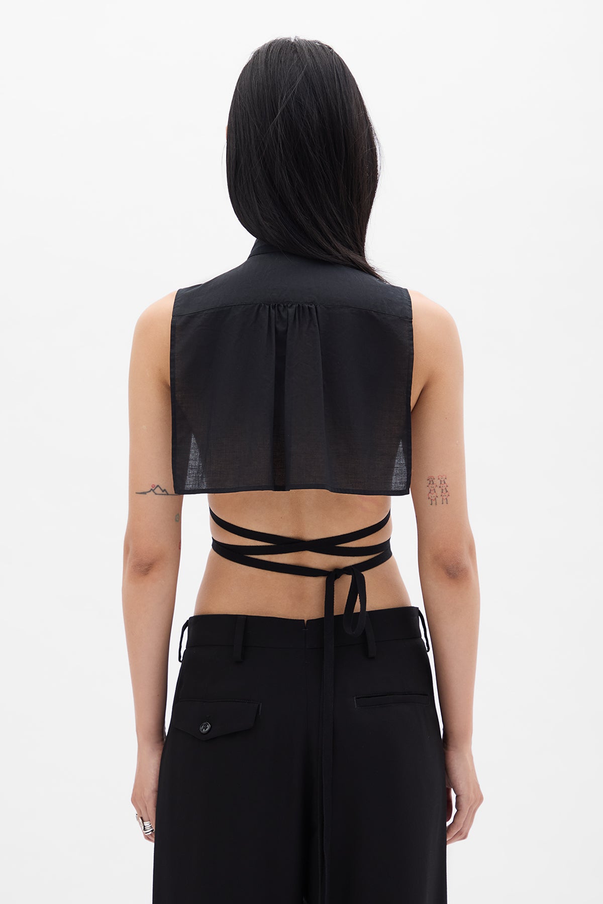 Cyra Plastron with Detachable Foulard