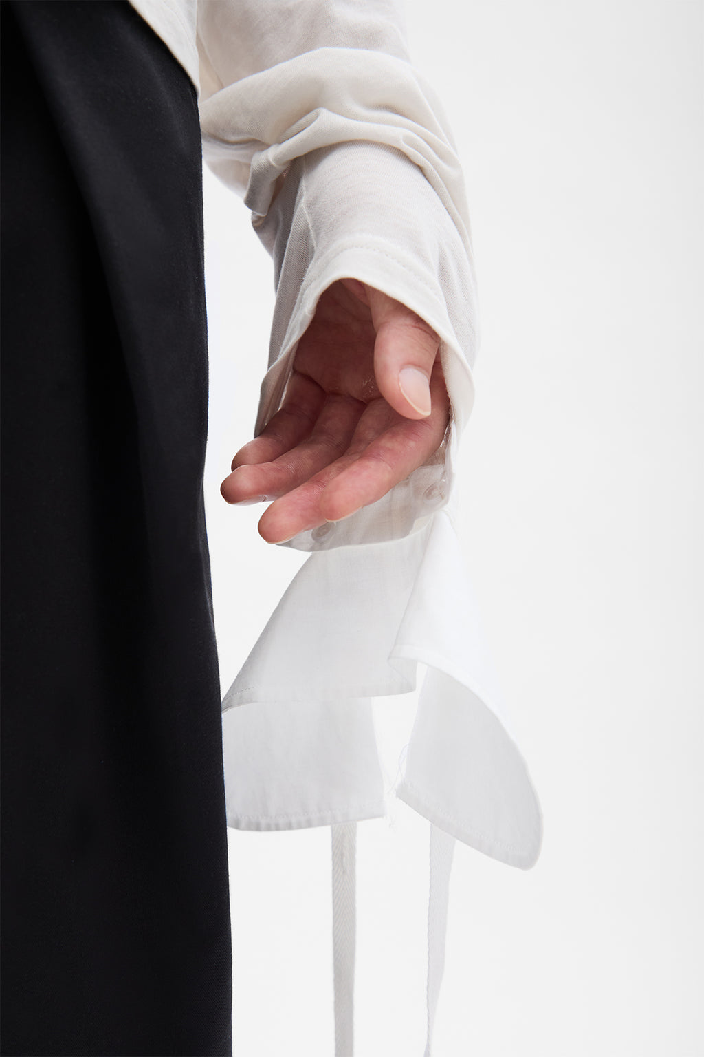 قميص بأكمام طويلة بطبعة سكتش من إميليوس 