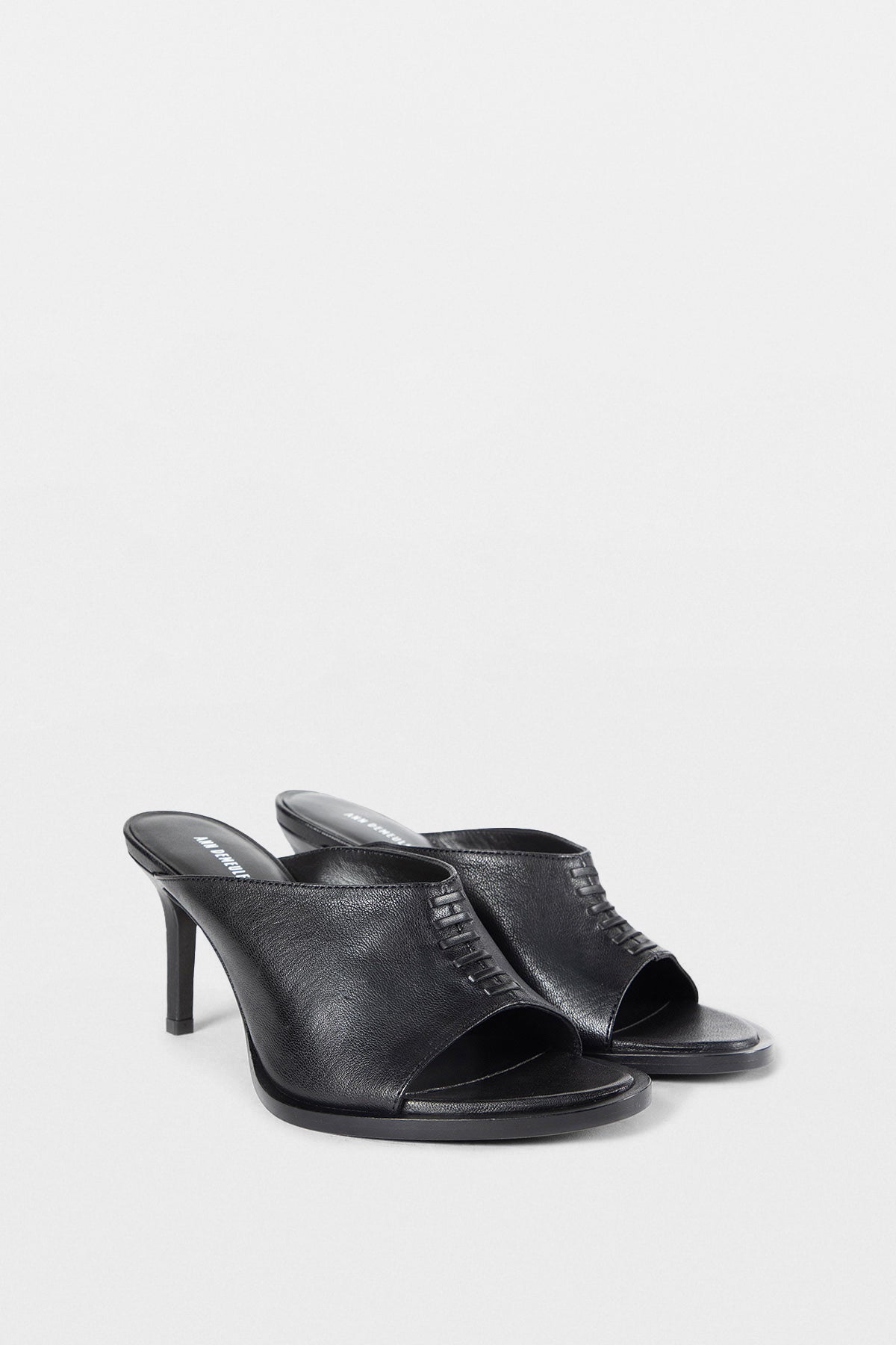 女性用サンダル – Ann Demeulemeester