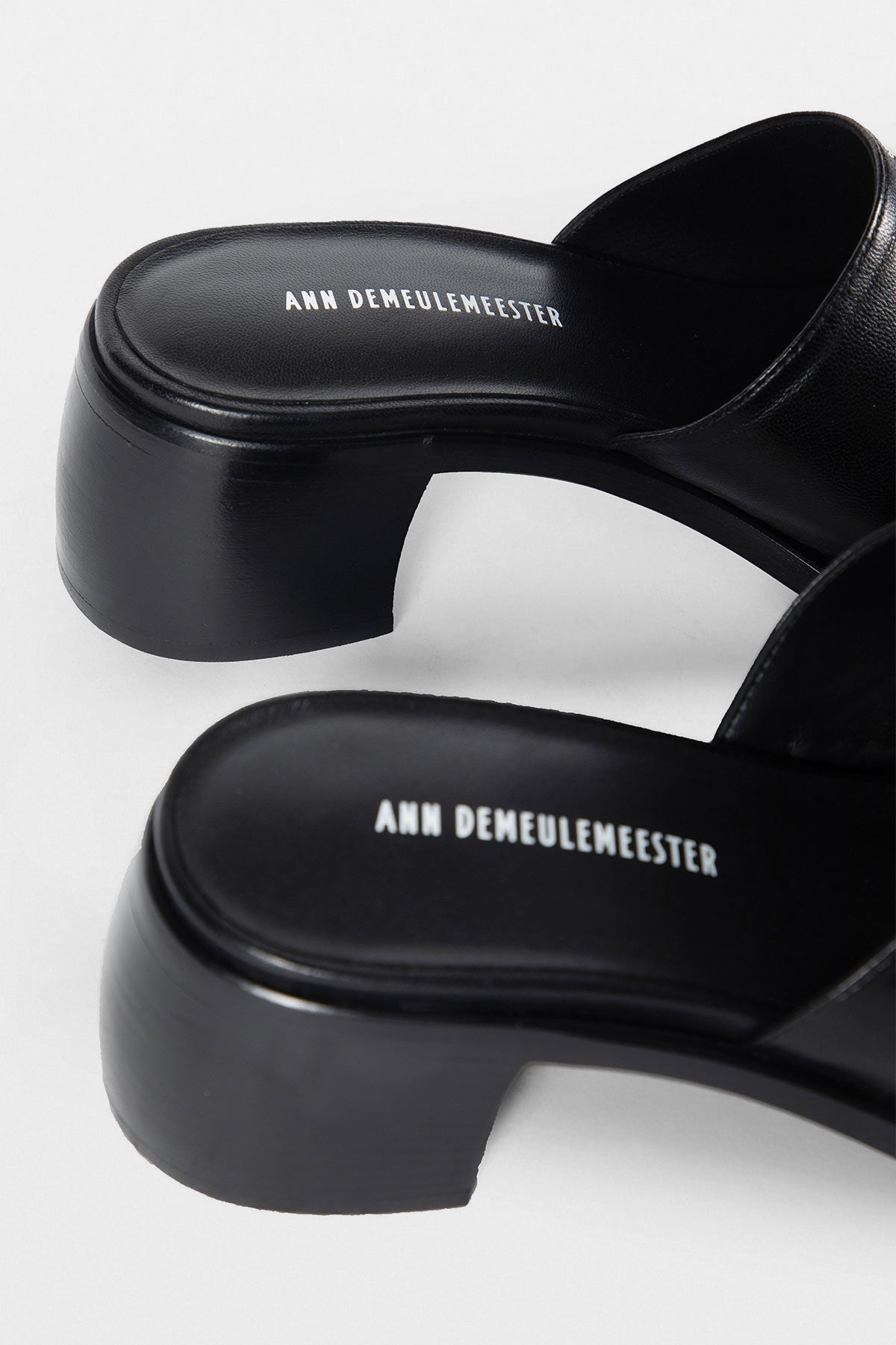 Woman Shoes – Ann Demeulemeester