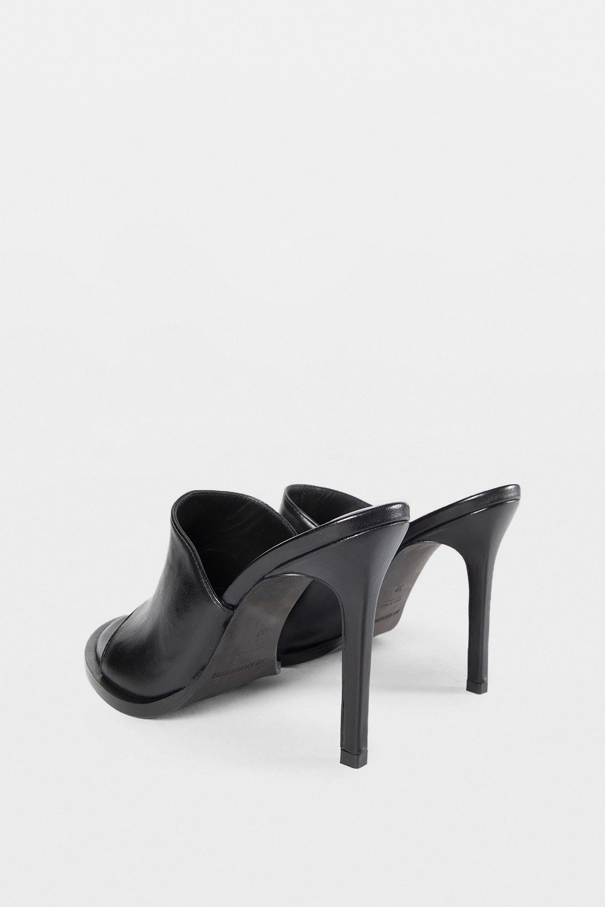 女性用サンダル – Ann Demeulemeester
