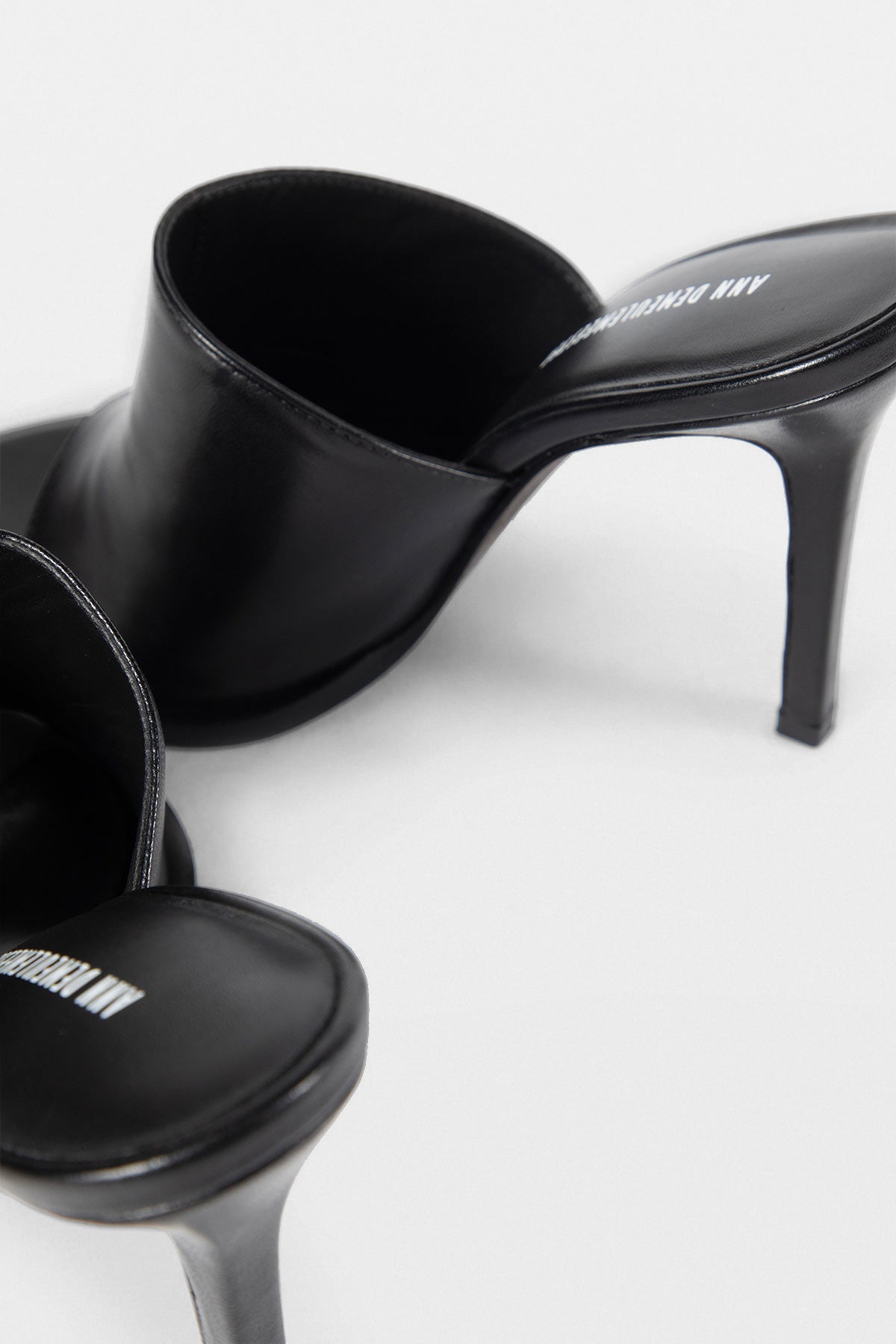 ジヤハイヒールサンダル – Ann Demeulemeester