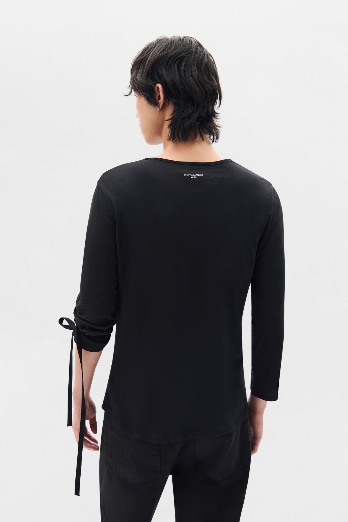 Alver Long Sleeve Fitted T-Shirt – Ann Demeulemeester