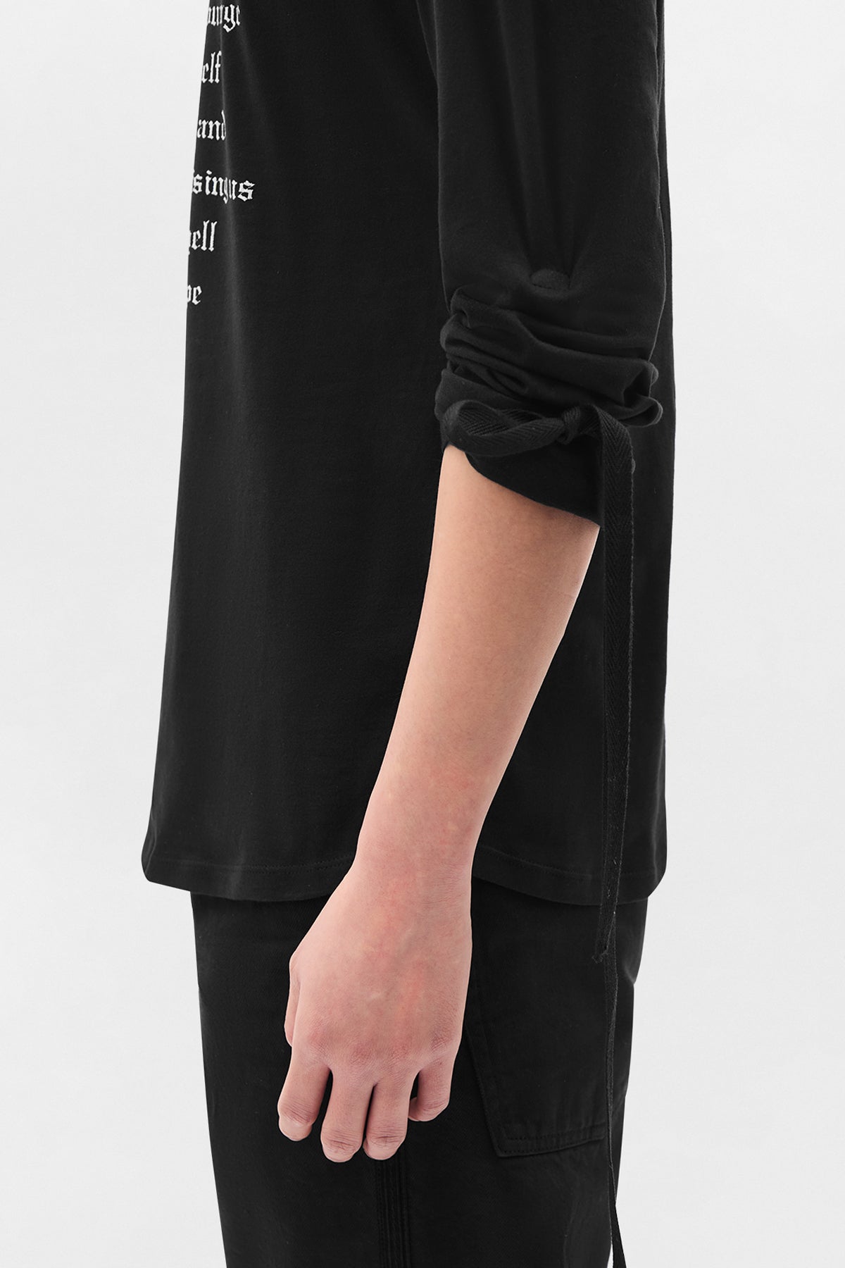 Alver Long Sleeve Fitted T-Shirt – Ann Demeulemeester