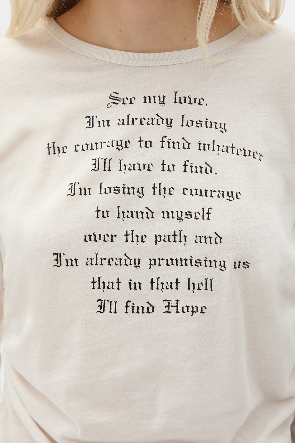 Top a maniche lunghe a pois rugoso corto 