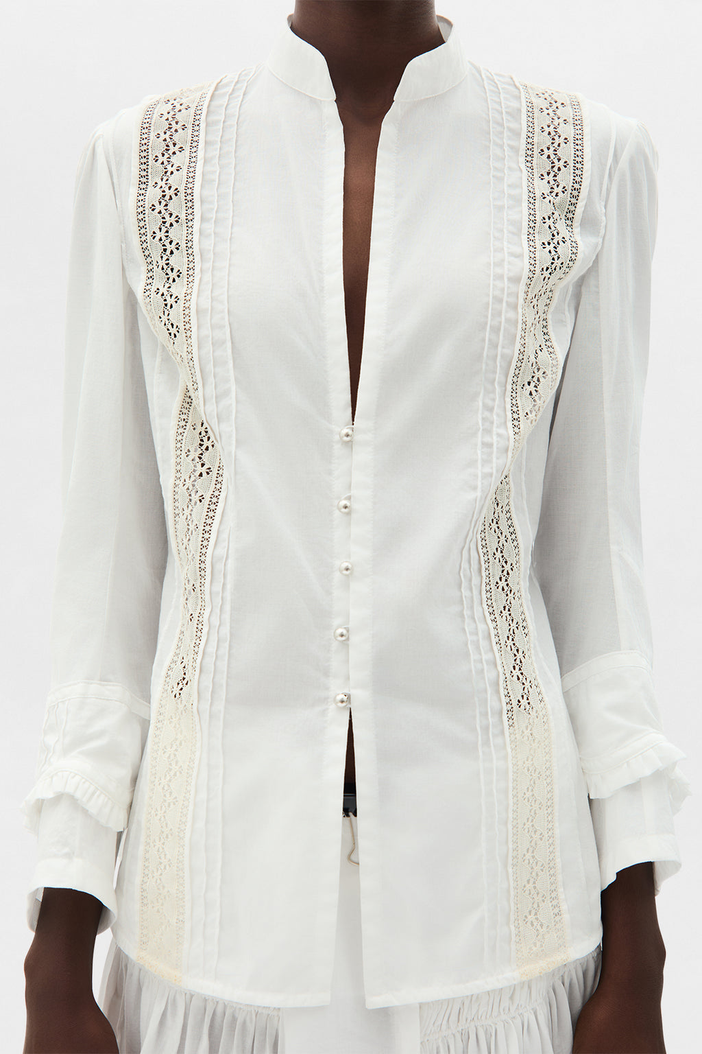 Chemise ouverte Lidy avec rubans en dentelle 