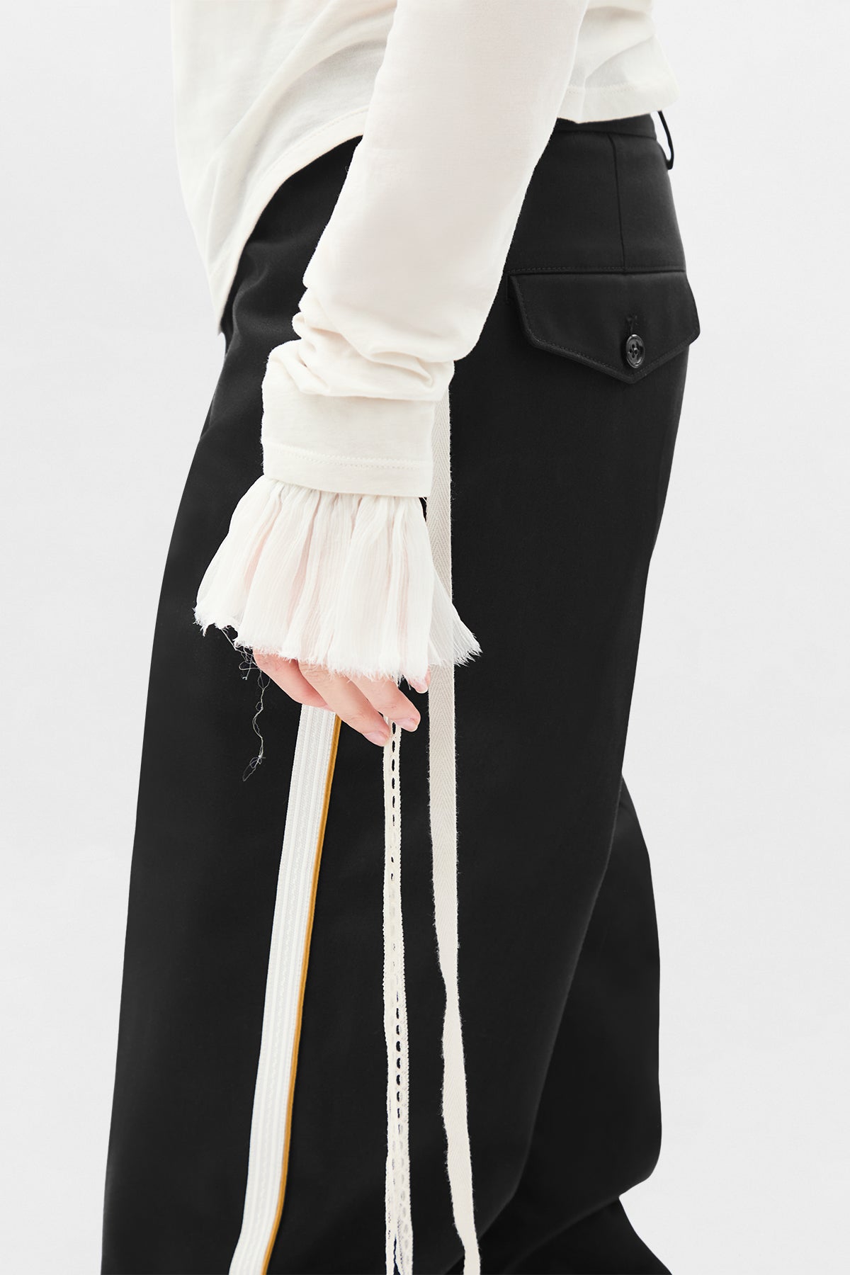 Sann Ruffled Cuffs with Lace Ribbons