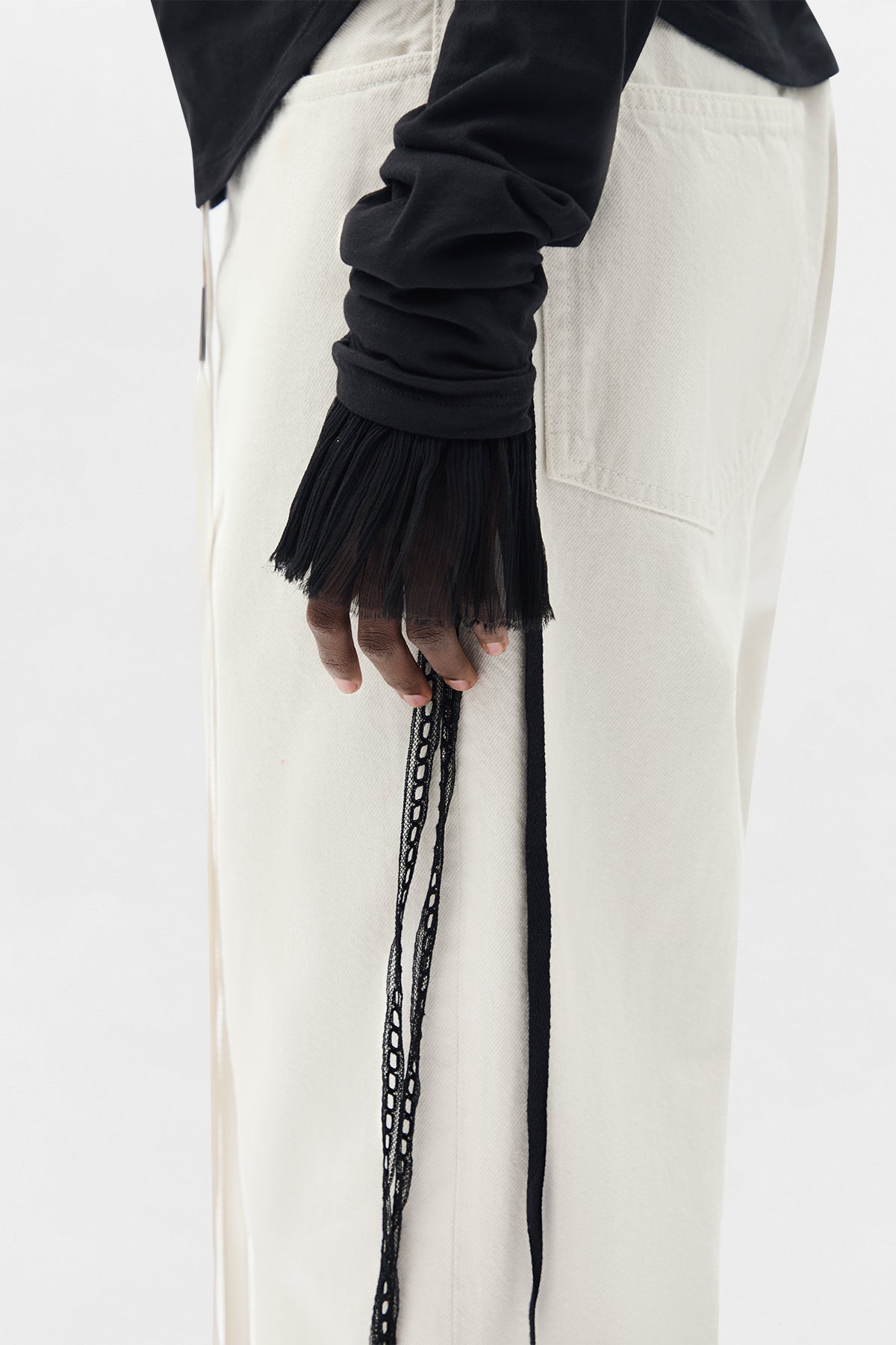 Sann Ruffled Cuffs With Lace Ribbons – Ann Demeulemeester