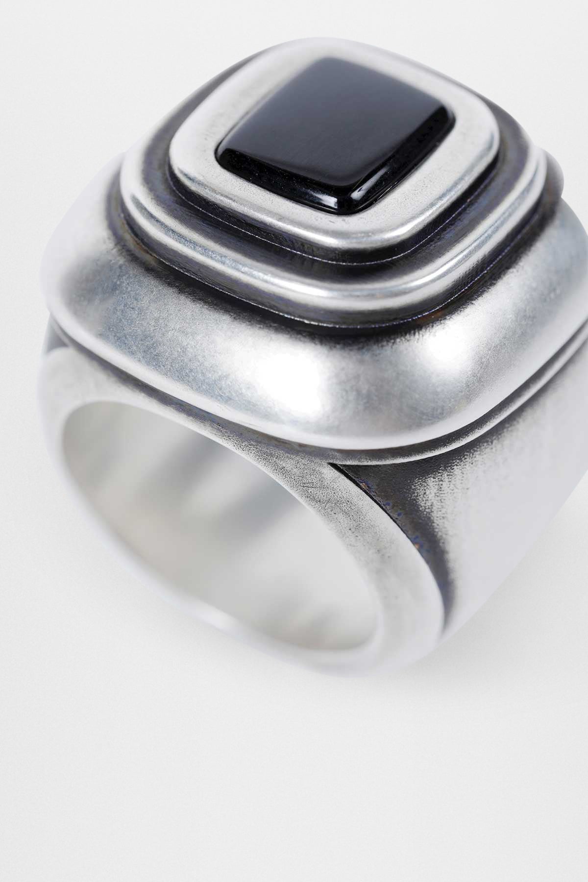 Merr Wide Enameled Ring – Ann Demeulemeester