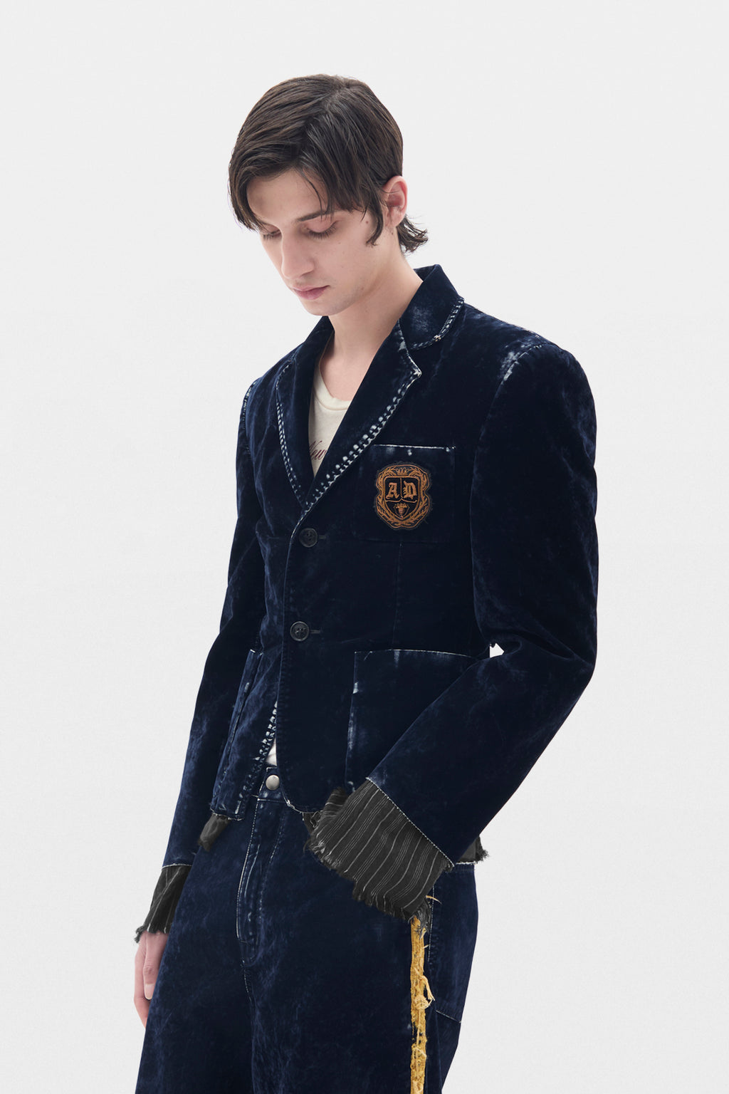 Peton Dekonstruierter Slim Fit Blazer mit gesticktem Emblem 