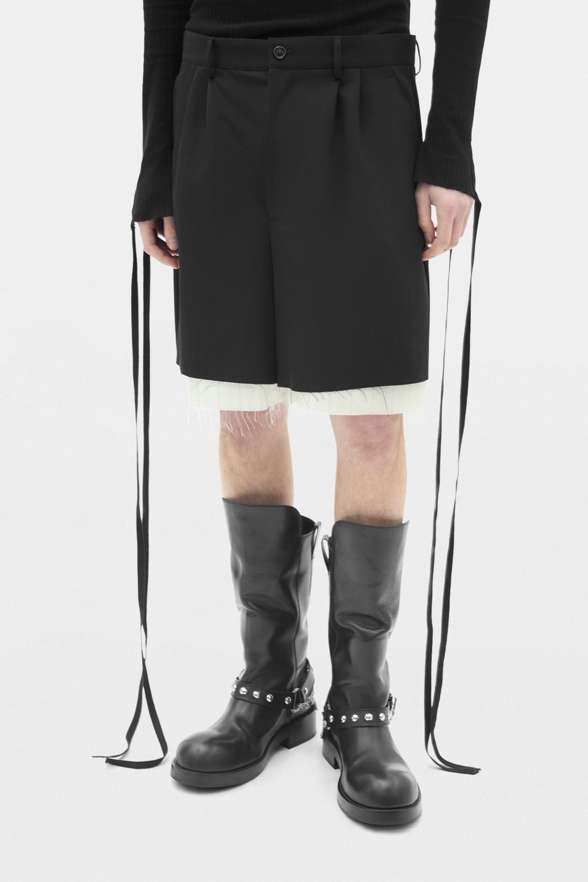 Pantaloncini Emund a pieghe con bordo grezzo 