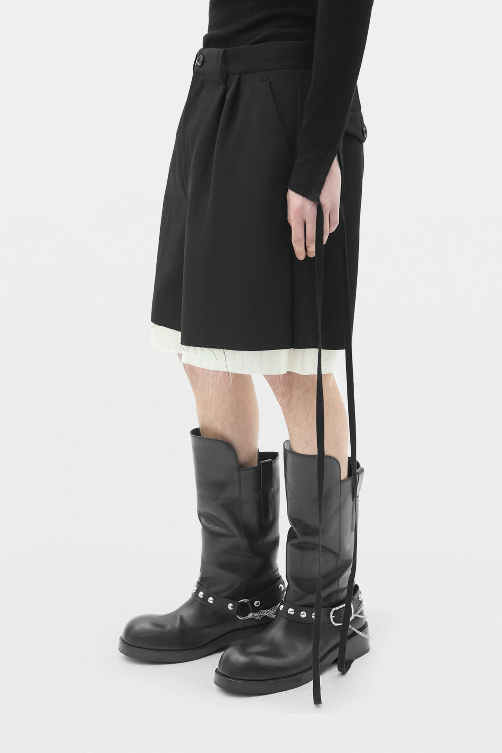 Pantaloncini Emund a pieghe con bordo grezzo 