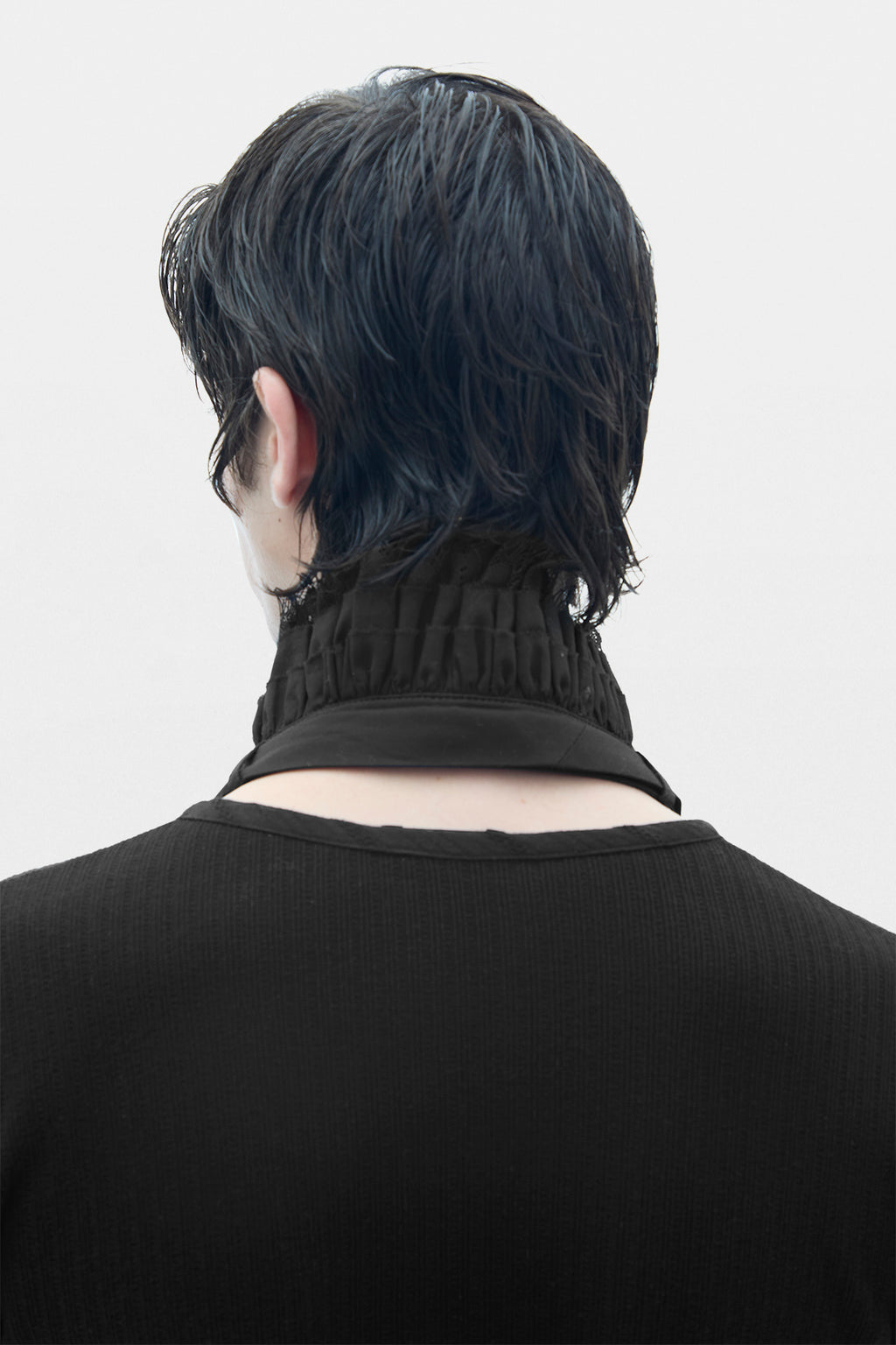 ANN DEMEULEMEESTER MANN SCHWARZE SCHALS 
