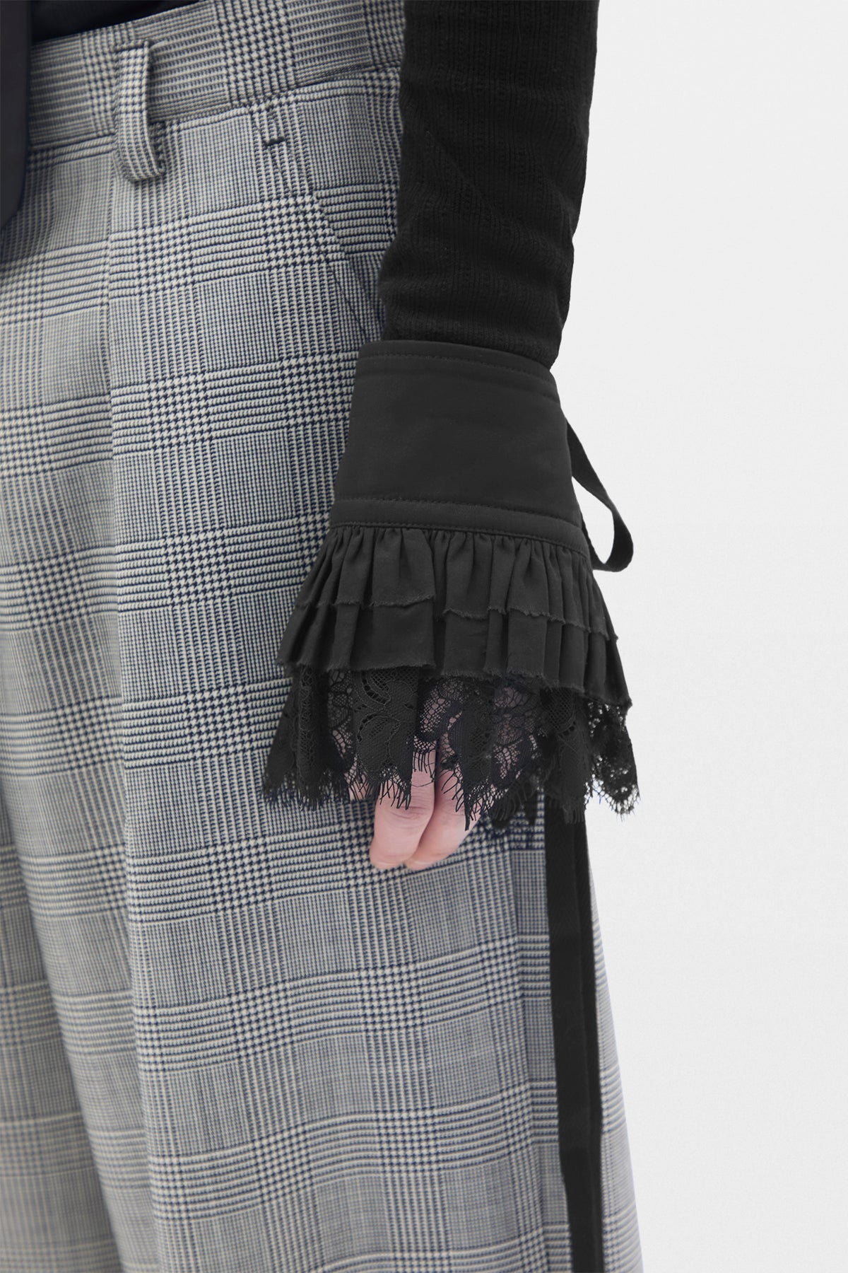 Vestar Lace Ruffled Cuffs