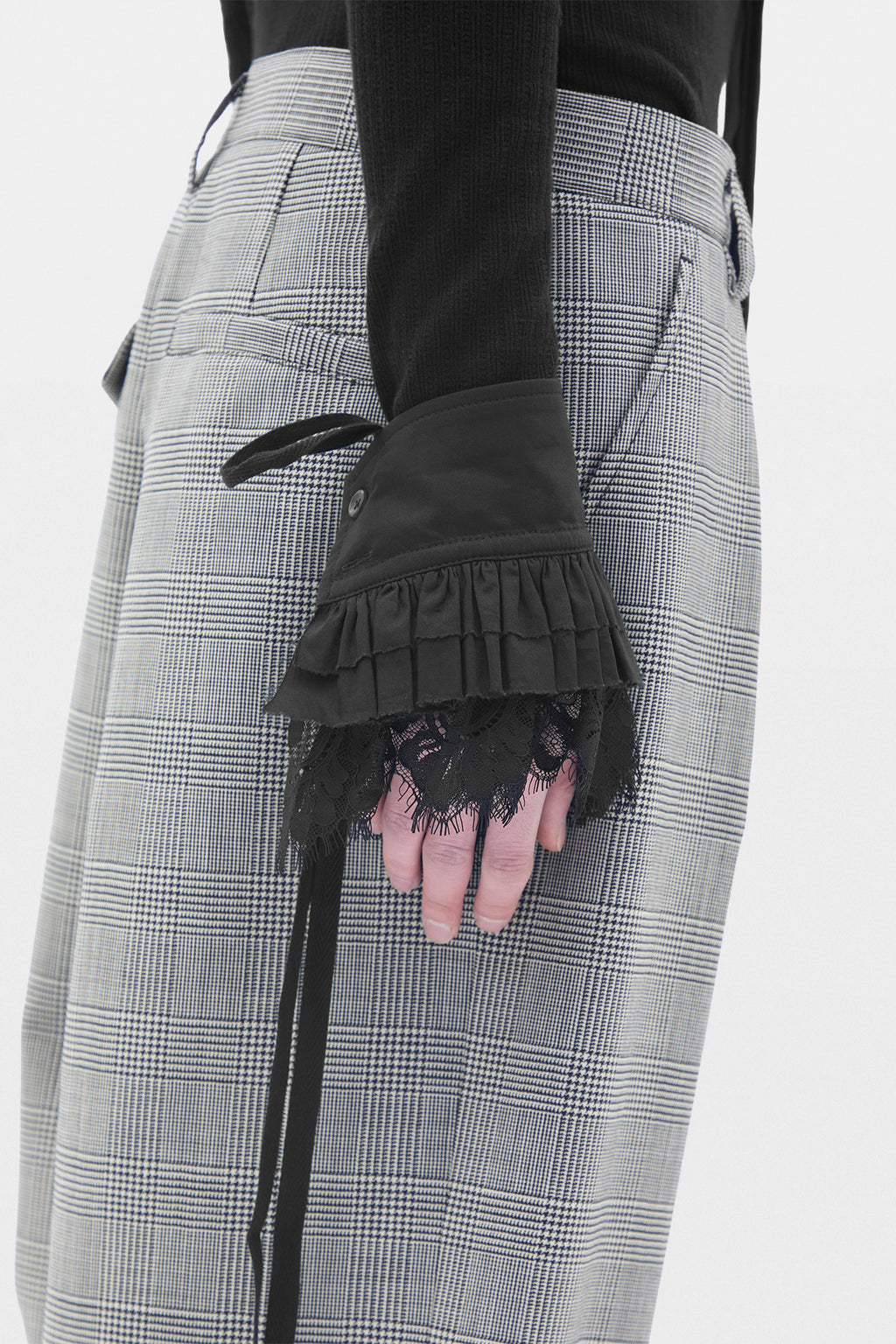 Vestar Lace Ruffled Cuffs