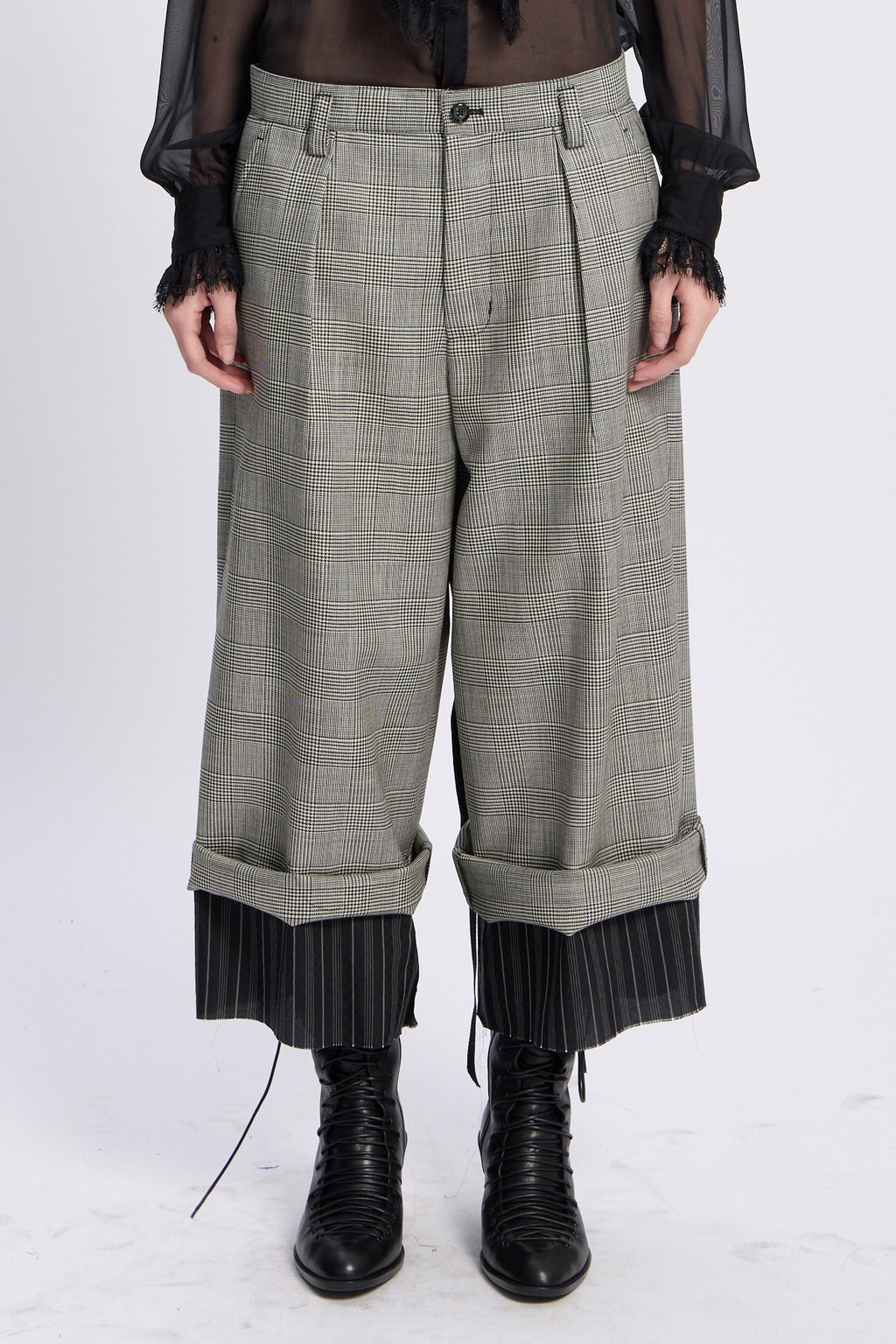 Pantaloni Helse a gamba larga corto con polsini foderati 