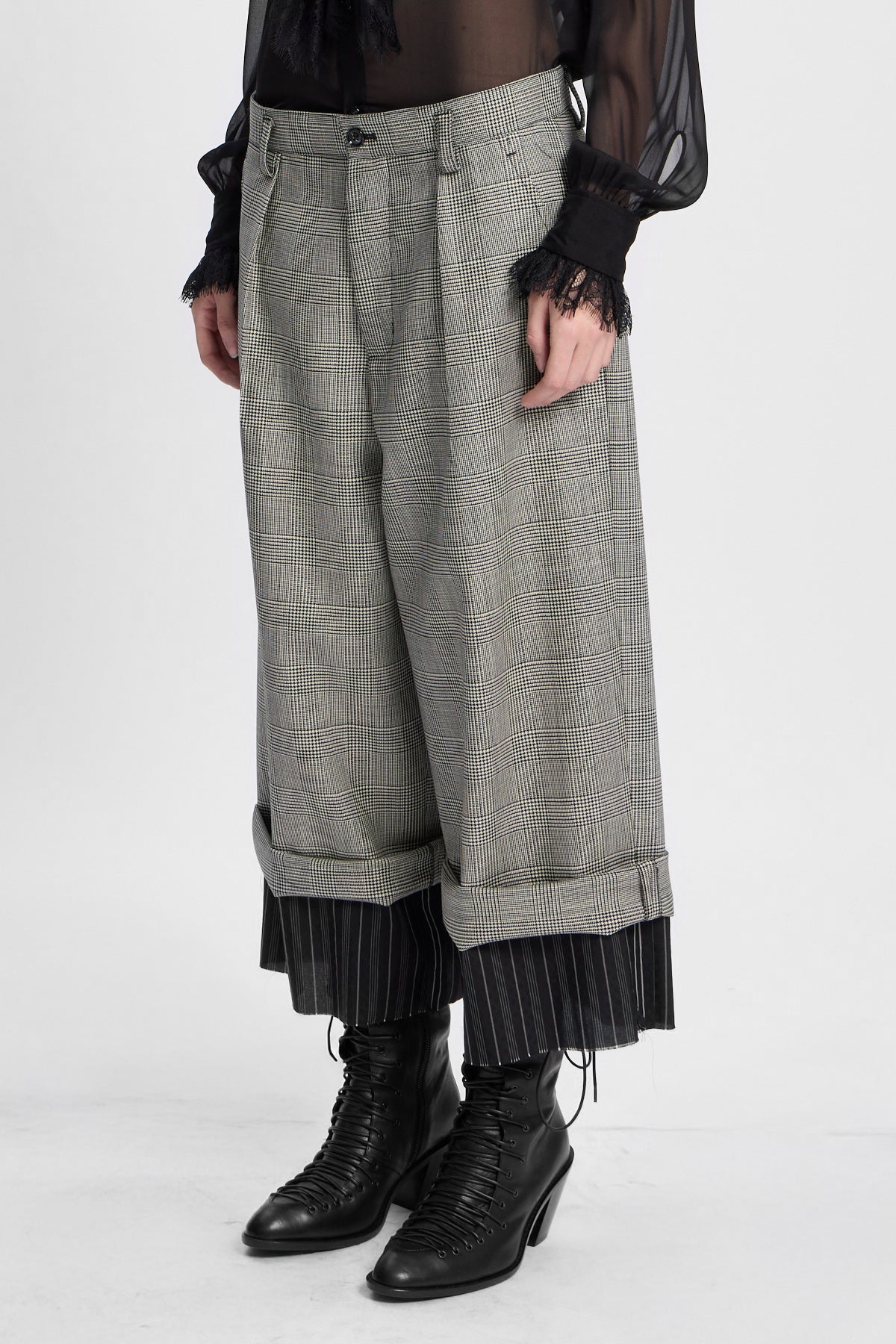 Helse Wide Leg Cropped Trousers With Lining Cuffs