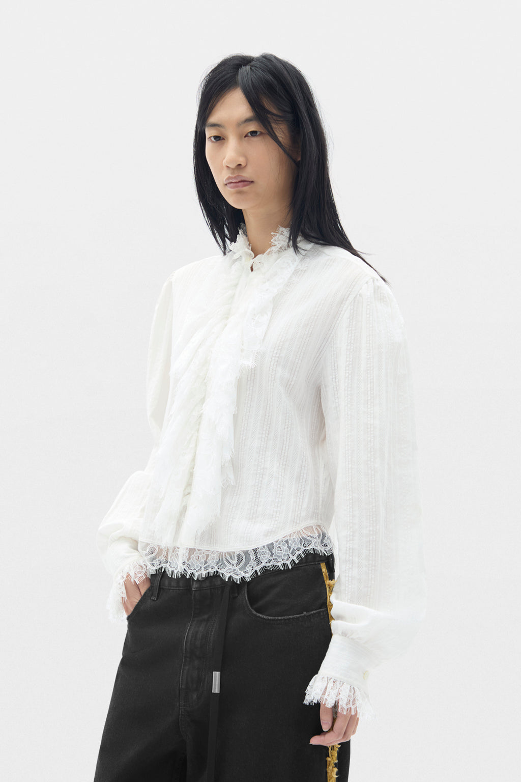 Chemise Freda Cropped avec volants en dentelle 