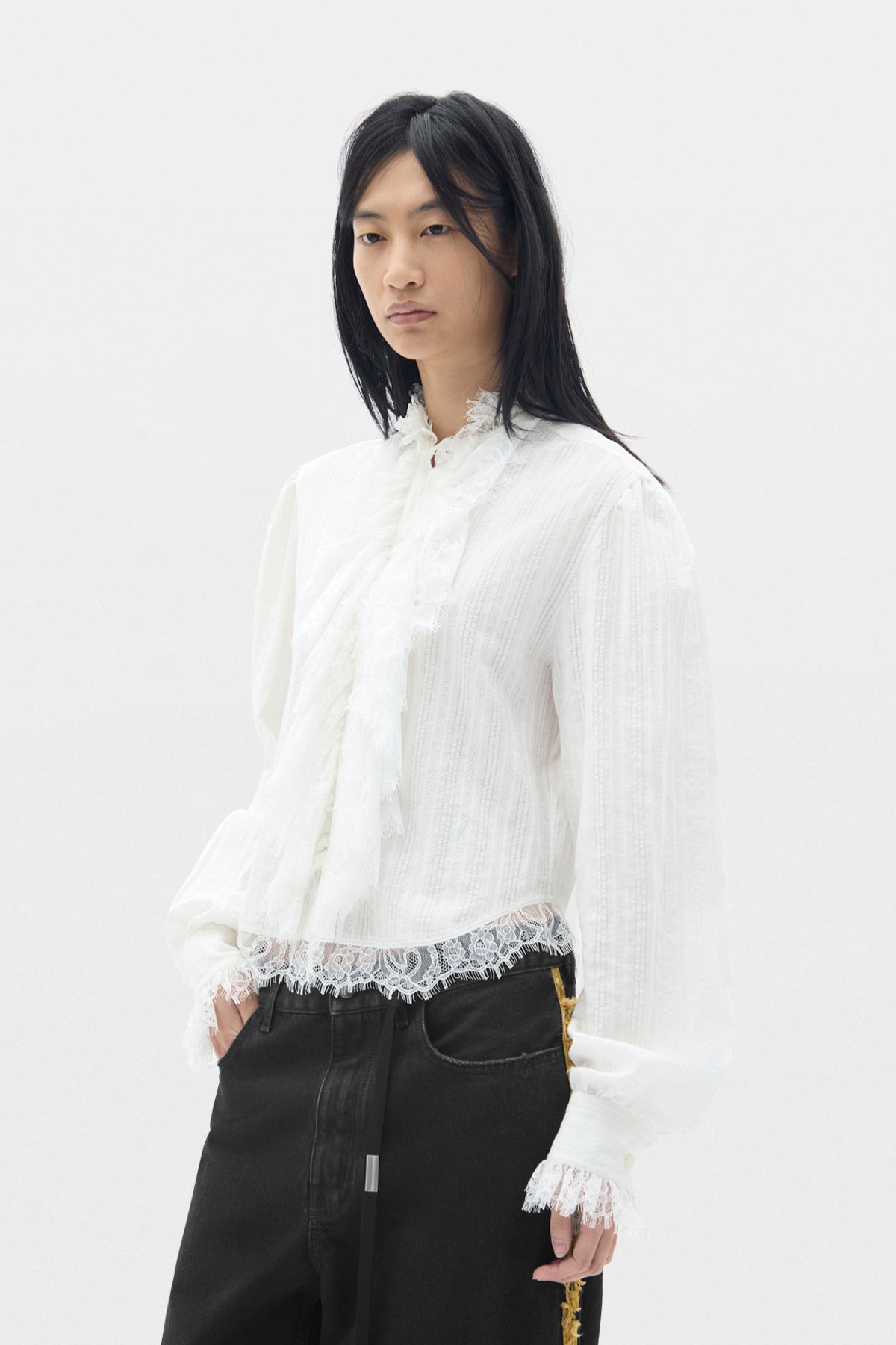 Chemise Freda Cropped avec volants en dentelle 