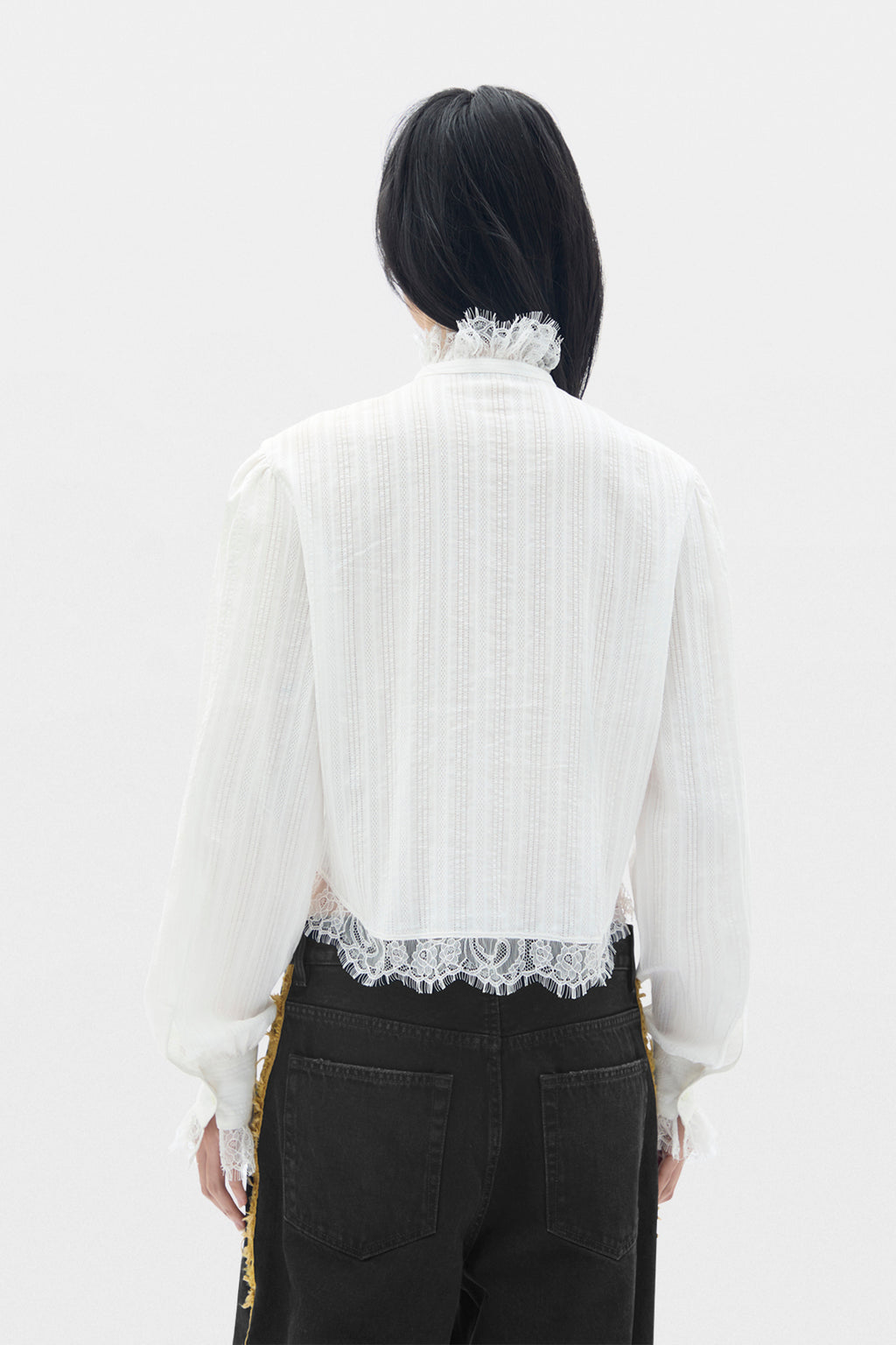 Chemise Freda Cropped avec volants en dentelle 