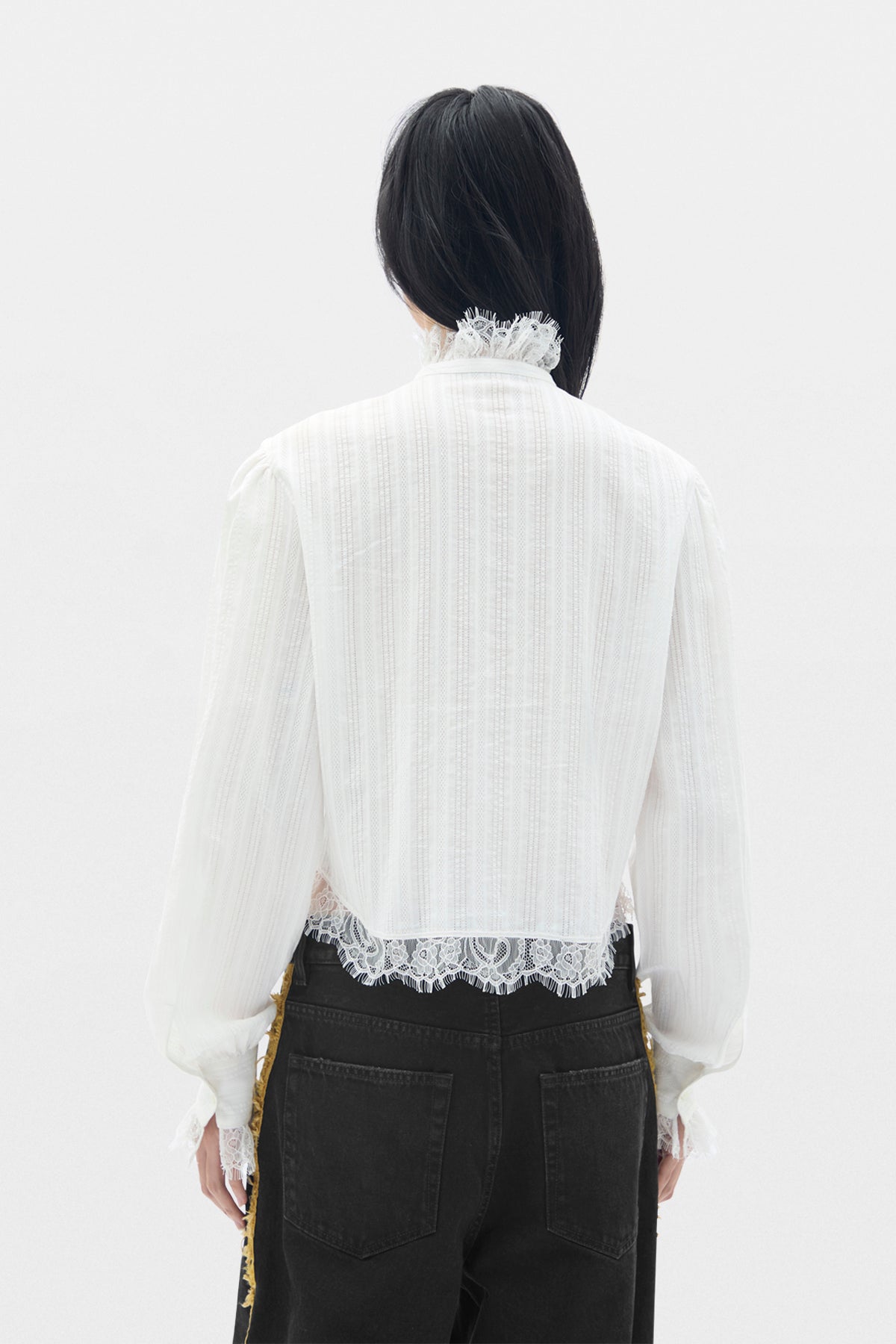 Chemise Freda Cropped avec volants en dentelle 