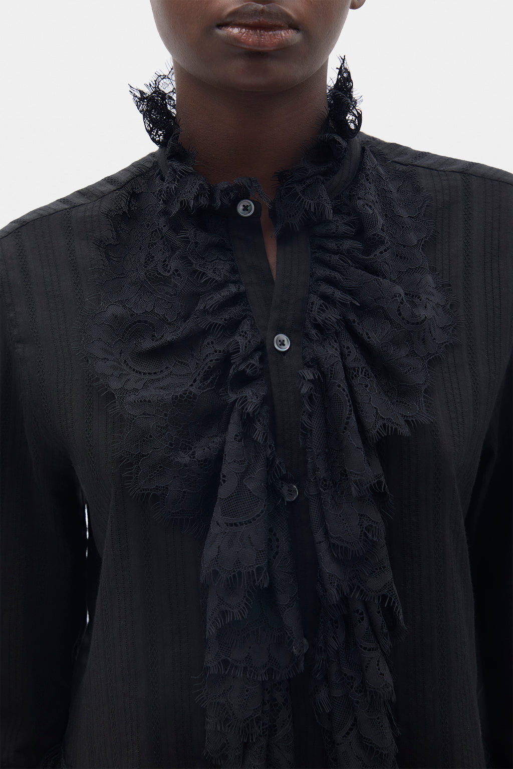 Chemise Freda raccourcie avec volants en dentelle 