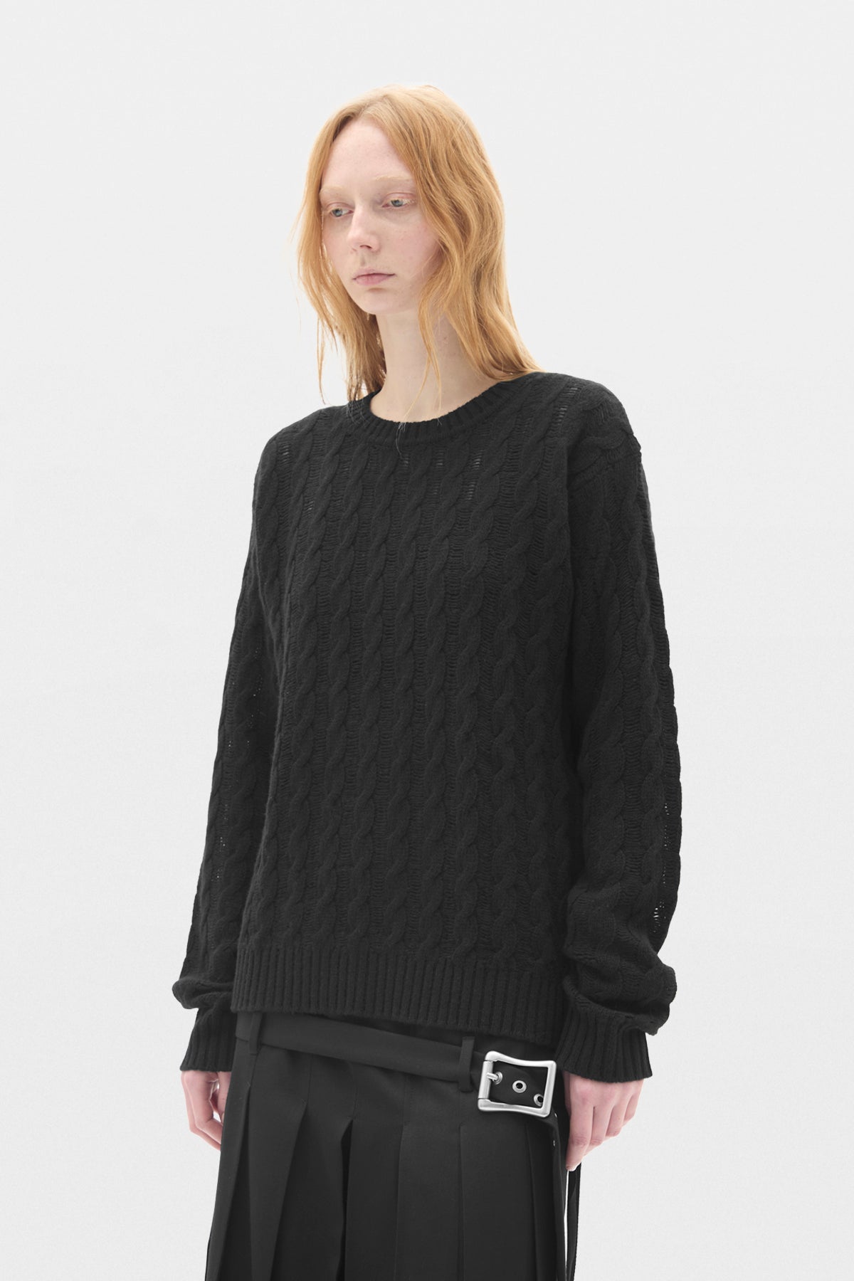 Pull à col rond en maille torsadée avec point d'échelle Siya 