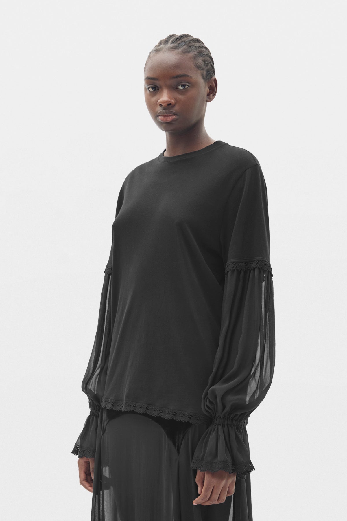 T-shirt Loes Boxy Fit avec manches en soie chiffon et dentelle 