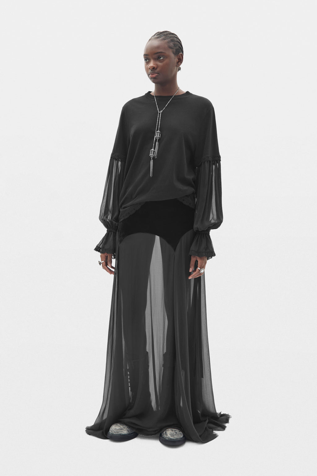 T-shirt Loes Boxy Fit avec manches en soie chiffon et dentelle 