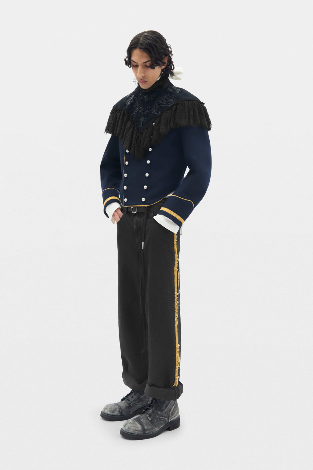 Pekka Bestickter Mikro-Cape mit Spitzenrüschen 