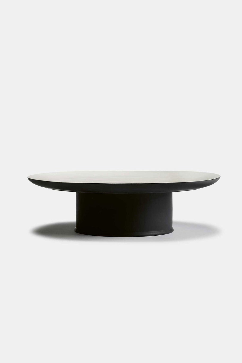 حامل كعك را - بورسلين أسود/ أبيض مائل للبيج 