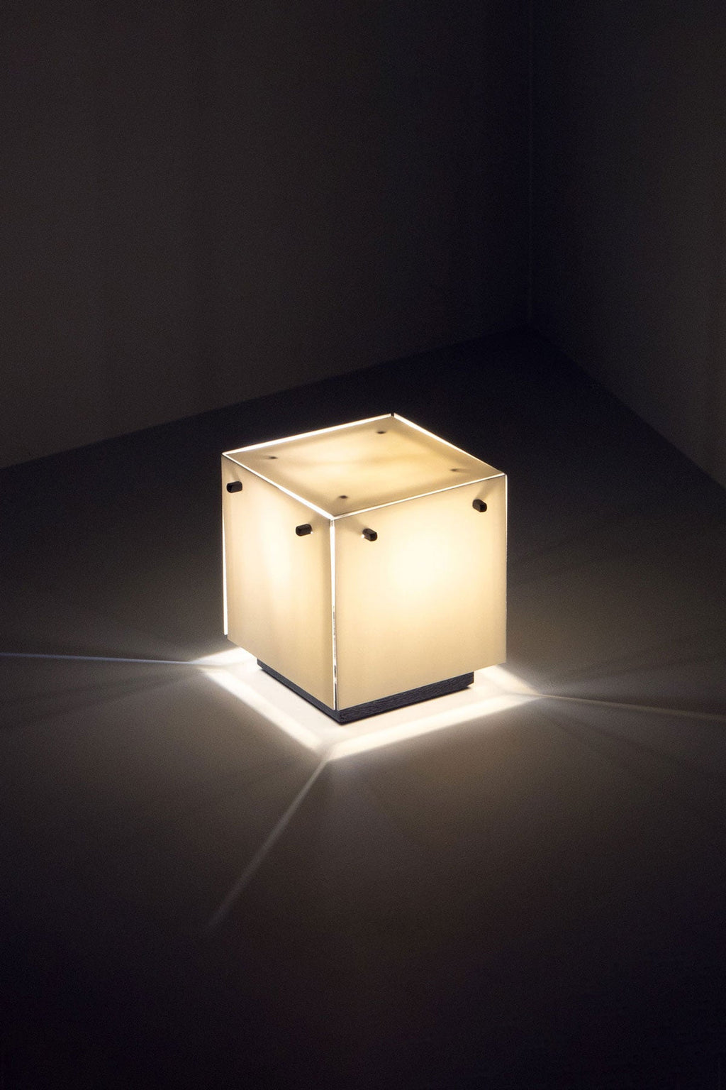 Laslo S - Table Lamp