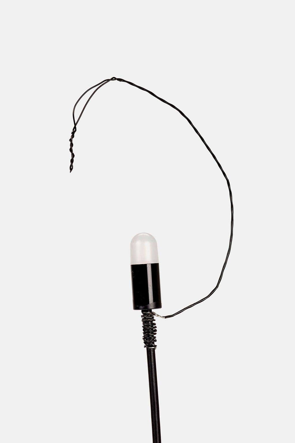 Eo - مصباح قائم بذاته 