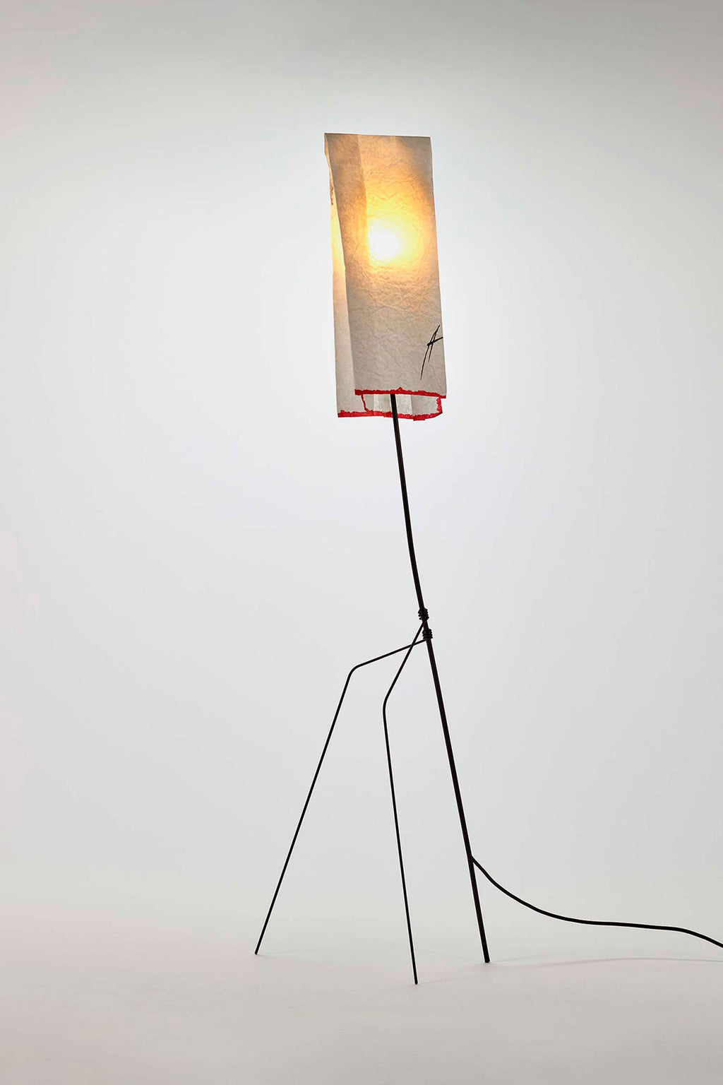 Eo - مصباح قائم بذاته 