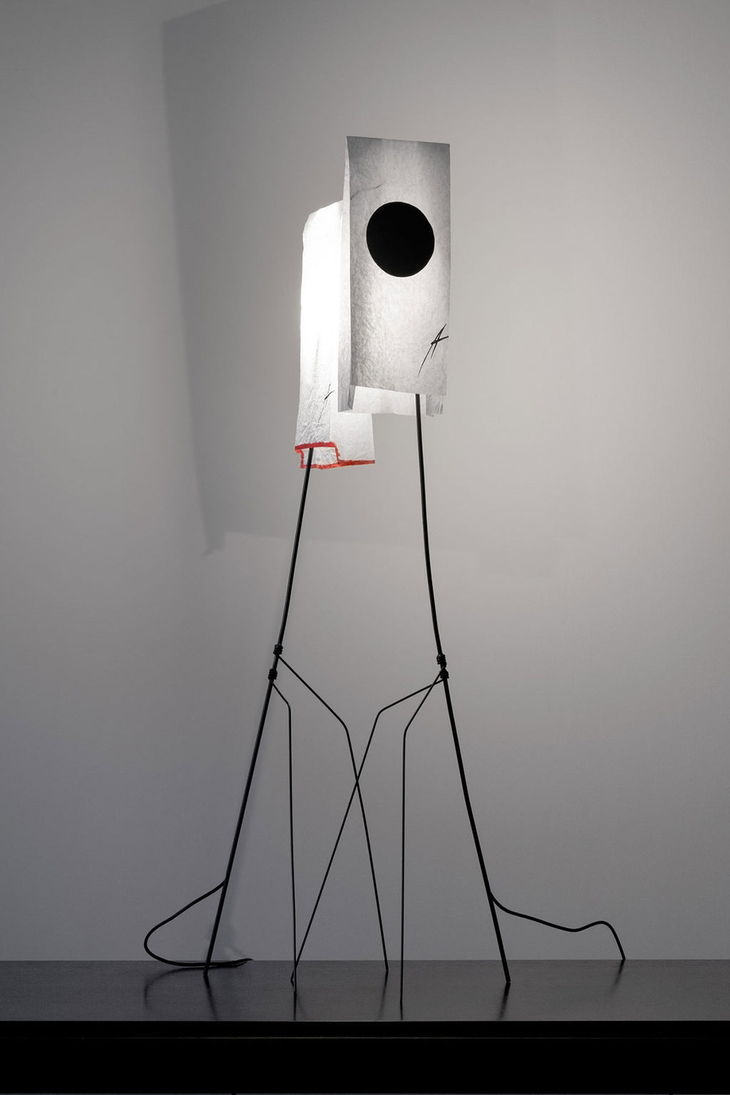 Eo - مصباح قائم بذاته 